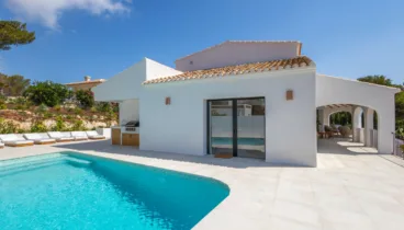 Disfruta del Mediterráneo desde tu terraza privada