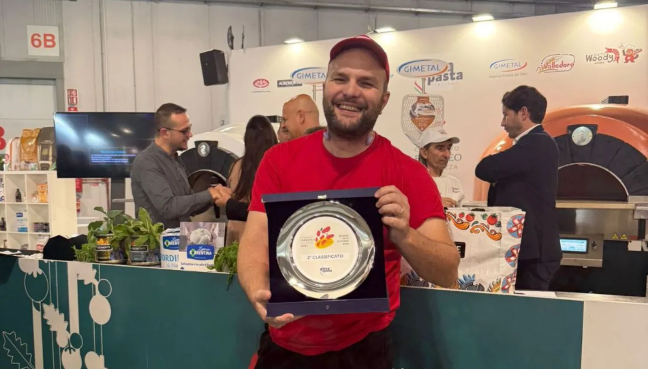El pizzero de Jávea, Alessandro Damiano, consigue el 2º puesto en el Campeonato Europeo de Pizza 2025 en Milán