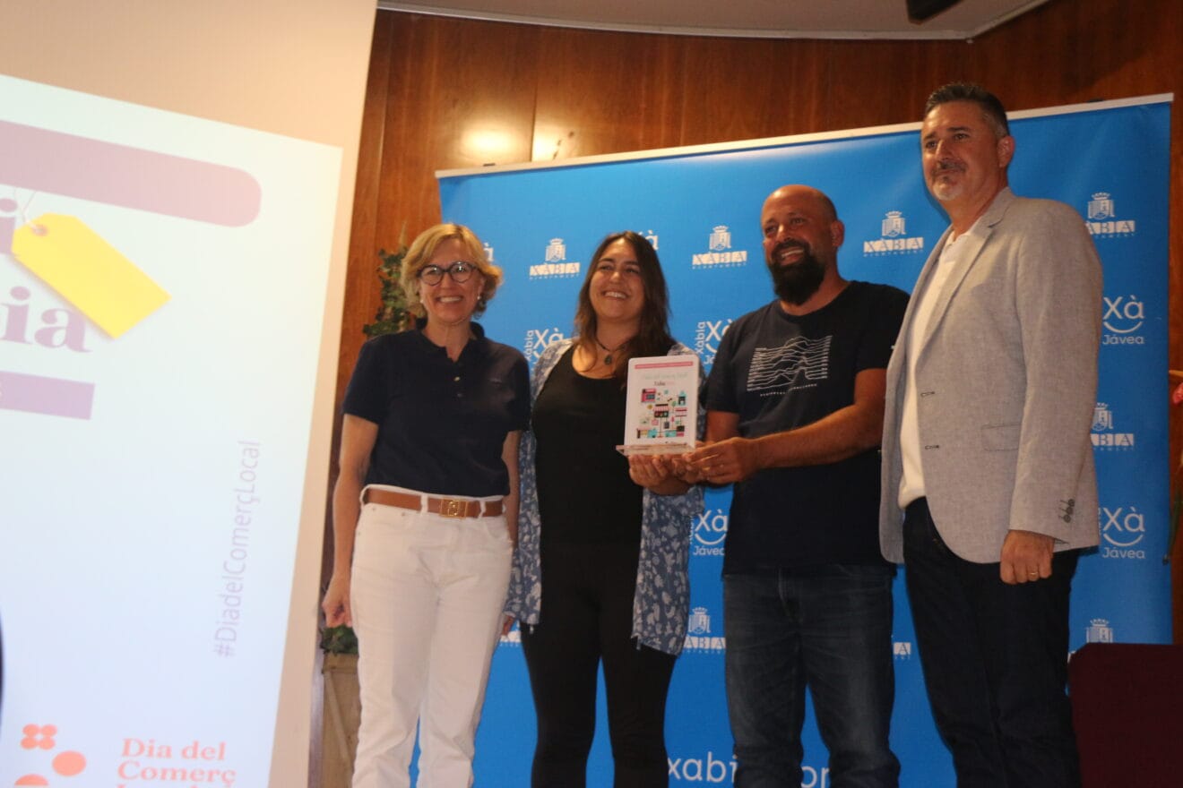 El Riurau de la Seniola recoge el premio en la III Gala del Comercio Xàbia 2025 por su comercio sostenible