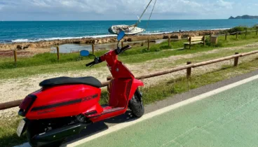 La nueva Lambretta X300 2025 disfrutando del sol de Xàbia