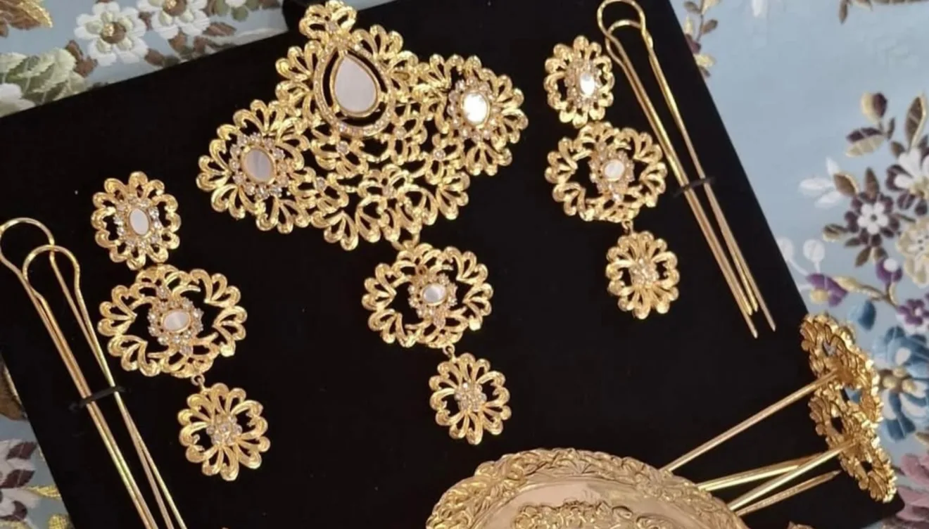 Accesorios para indumentaria fallera en Alicante