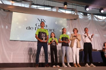 Atletas del CE Llebeig en la Gala del Deporte de Xàbia 2025