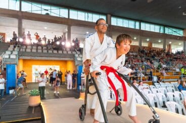 Alumnos del Club Karate Washinkai en una exhibición