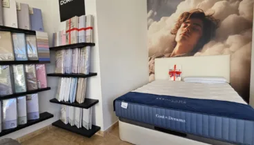 Canapés y cabeceros de diseño para dormitorios elegantes en Jávea