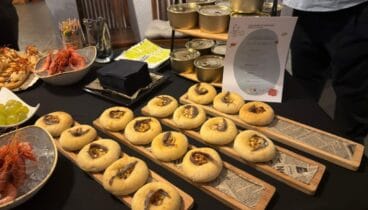 Comida mediterránea y ambiente acogedor en Cuadros 45