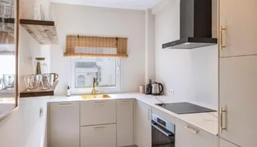 Espacio familiar con diseño práctico y confort total