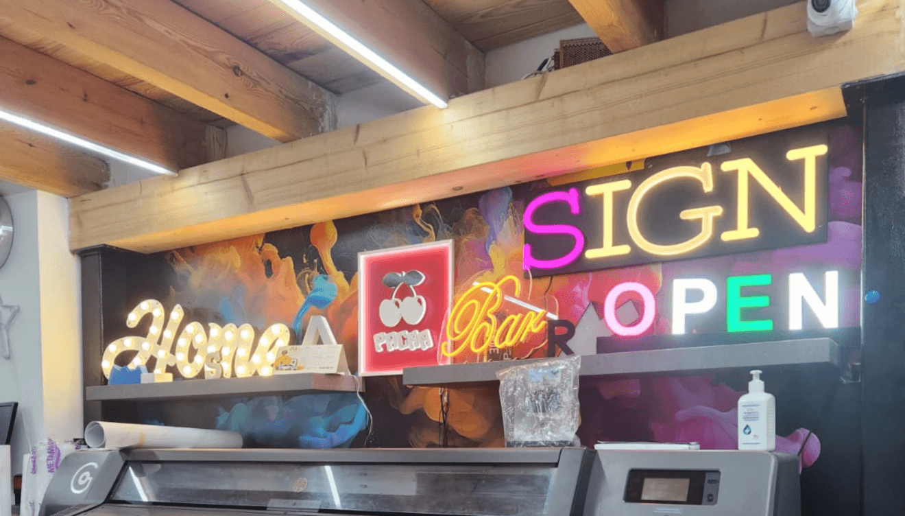 Murales decorativos en vinilo para transformar espacios comerciales