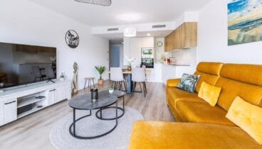 Sol y Mar combina luz natural con estilo contemporáneo