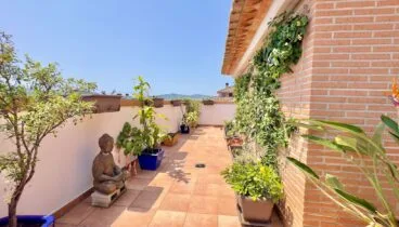 Terraza privada con vistas al entorno urbano de Jávea