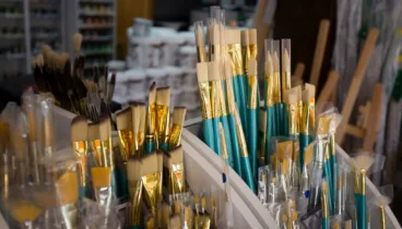 Variedad de pinceles en Decorxàbia