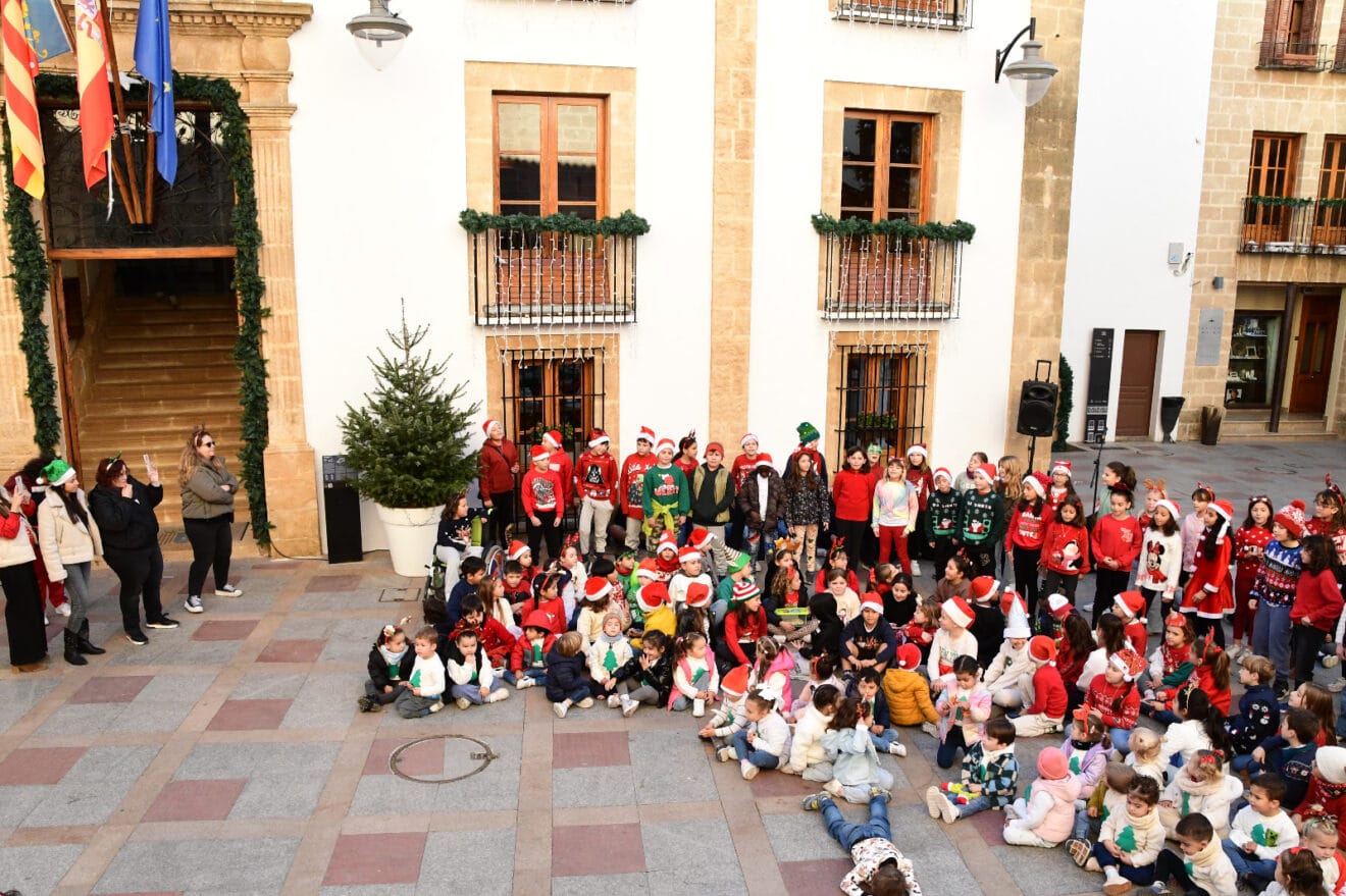 Actividad de cantar villancicos en 2024