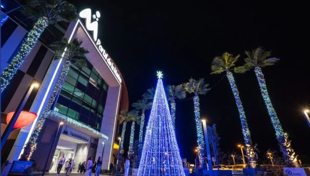Imagen: Ambiente navideño en Portal de la Marina_ luces, magia y diversión