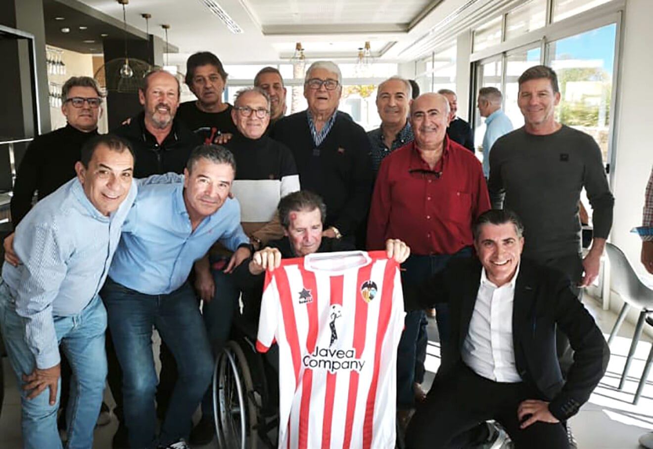 Calsita con la camiseta del CD Jávea