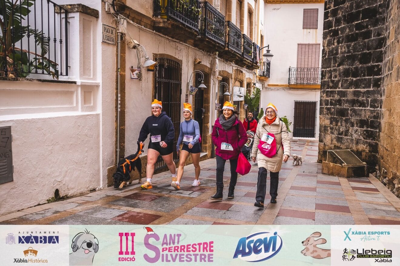 Caminantes en la Carrera San Silvestre de Xàbia