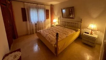Dormitorio amplio donde descansar sin prisas