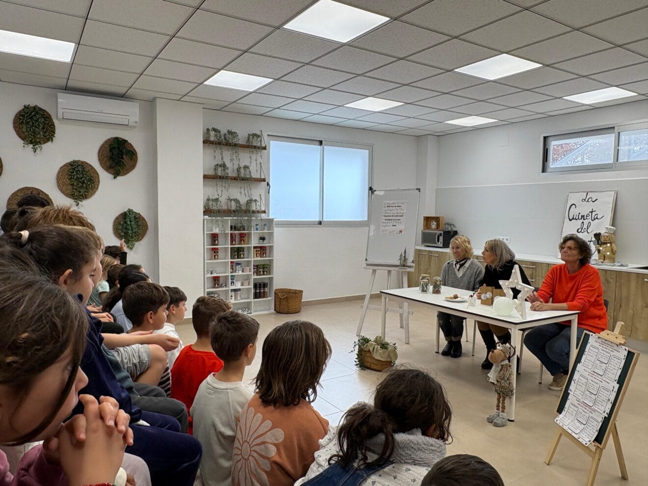 El CEIP Port de Xàbia recauda 600 euros para TAPIS Xàbia (4)