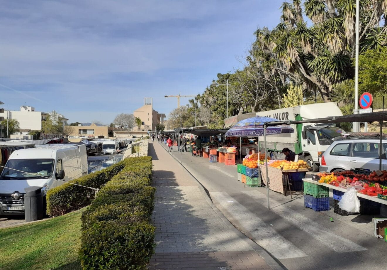 El mercadillo ambulante de los jueves en Xàbia (archivo)