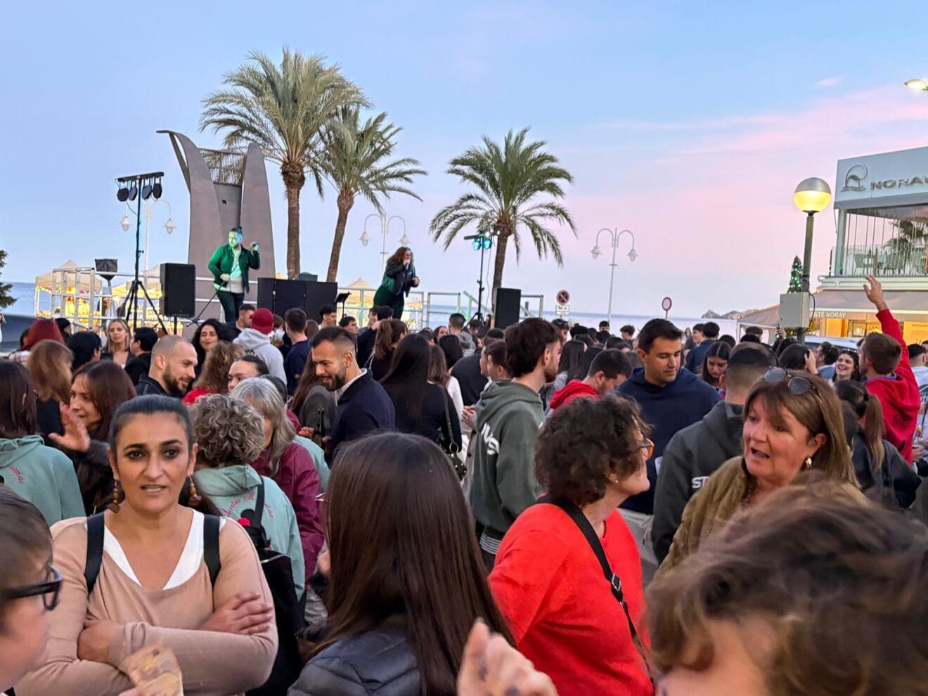 Gran ambiente en el tardeo del LoretoFest 2025 de Xàbia