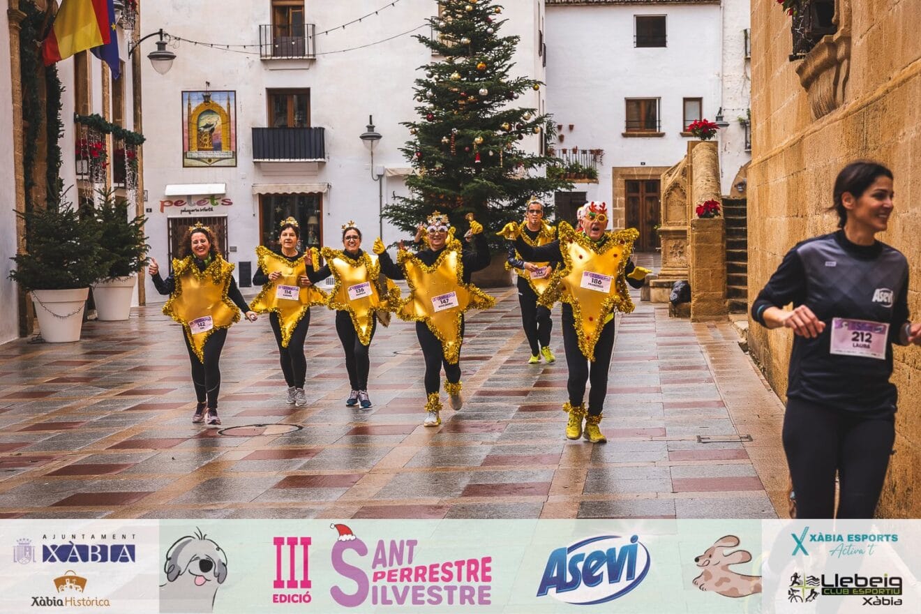 Grupo de Estrellas en la San Silvestre Perrestre de Xàbia