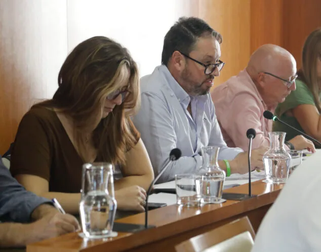 Imagen: José Marcos Pons, portavoz de Vox en un pleno de Xàbia