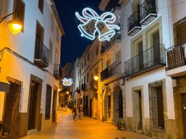 Iluminación navideña en las calles de Xàbia