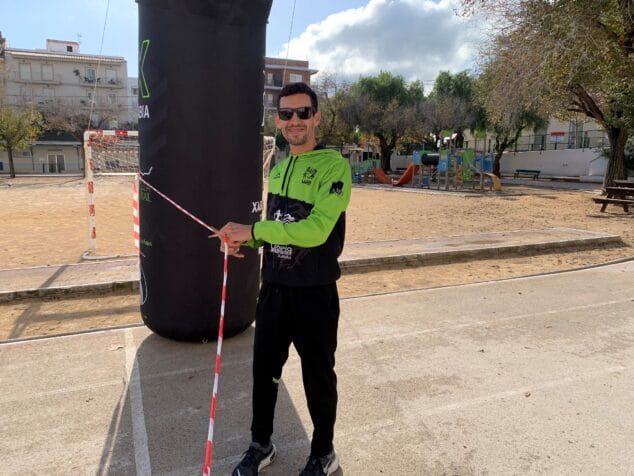 Imagen: Moha Rida en la carrera solidaria del CEIP Graüll