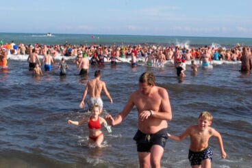 Baño Solidario de Año Nuevo 2026 en Xàbia (41)