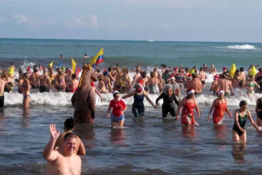 Baño Solidario de Año Nuevo 2026 en Xàbia (46)