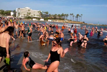 Baño Solidario de Año Nuevo 2026 en Xàbia (71)