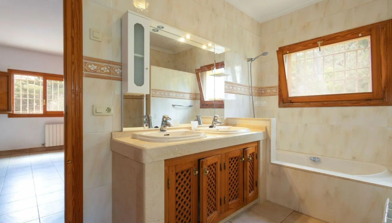Casa con interiores ideales para trabajar desde casa o recibir visitas
