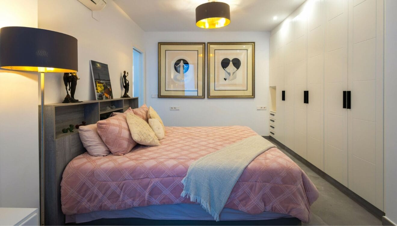 Casa con lavadero independiente y acabados de alta calidad