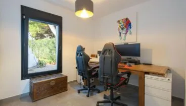 Diseño interior contemporáneo con luz natural en toda la casa