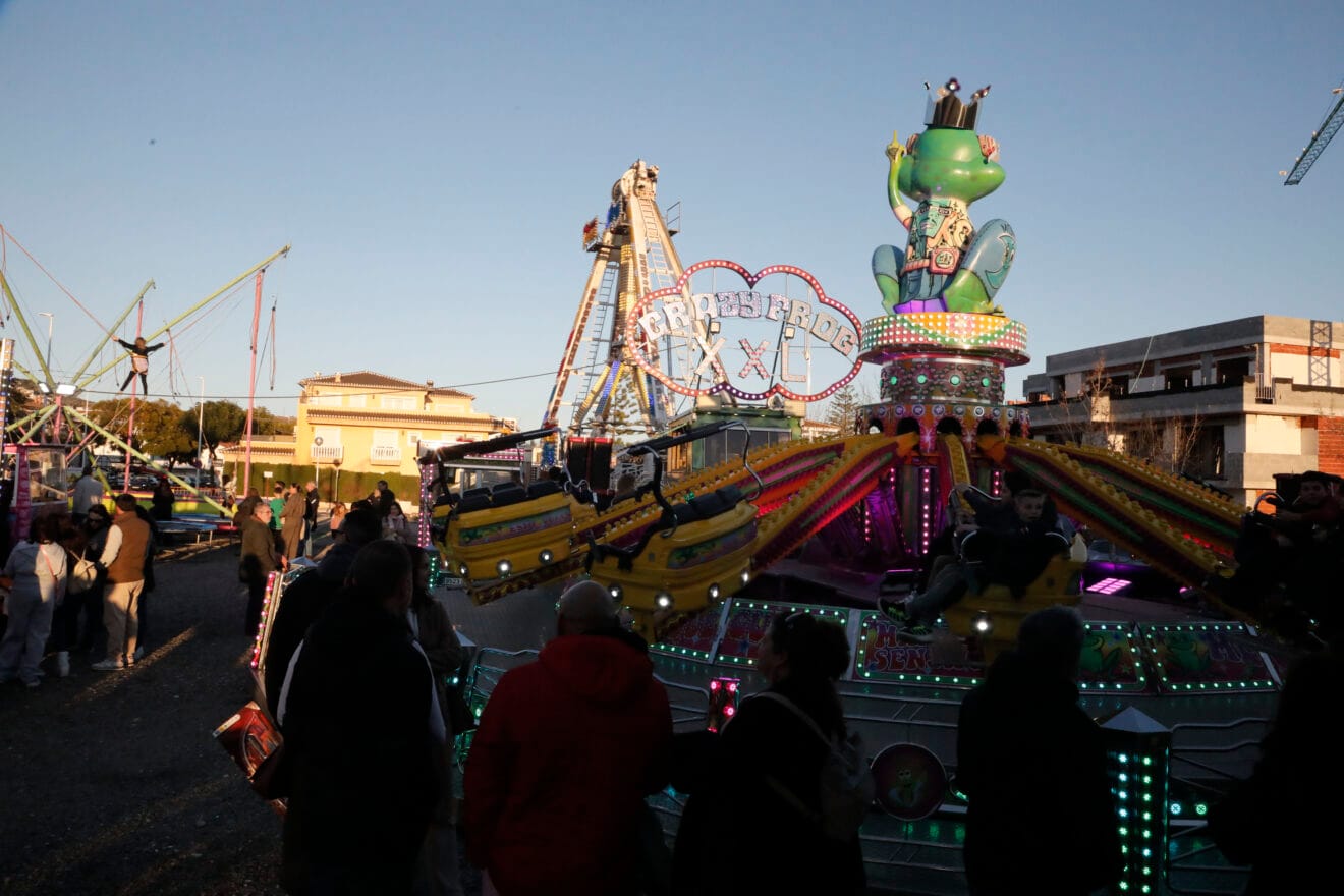 El Día del Niño convirtió la feria de Xàbia en un punto de encuentro para familias y visitantes (12)