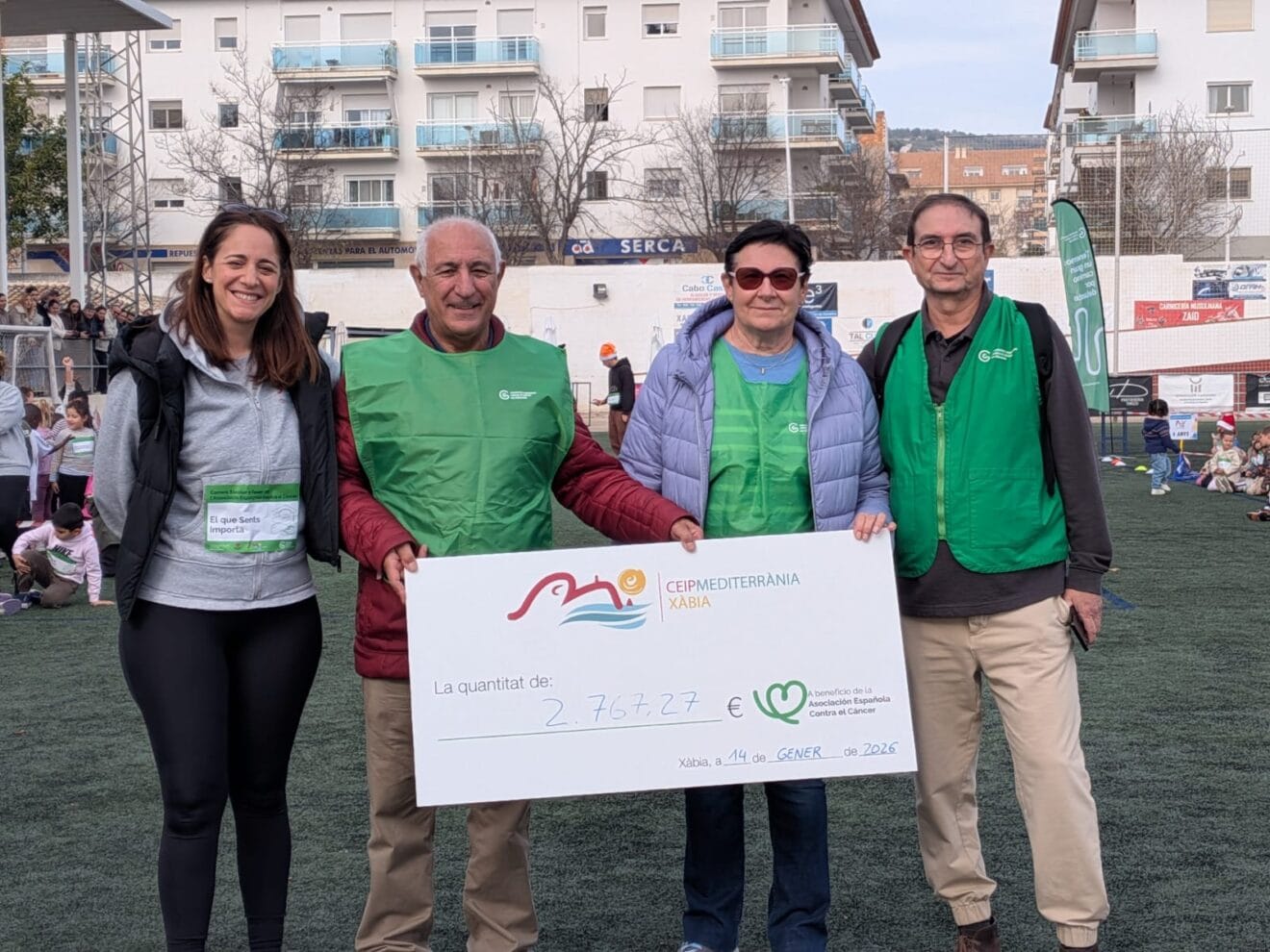 Entrega del cheque solidario del CEIP Mediterrània