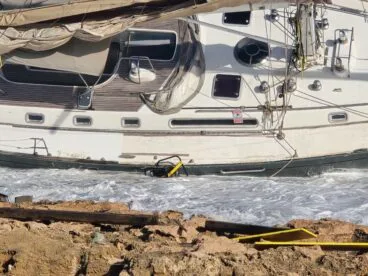 Generador del velero sumergido tras el temporal | Foto  Bruno Völk