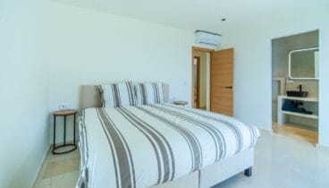 Habitación de invitados con baño en suite y total privacidad