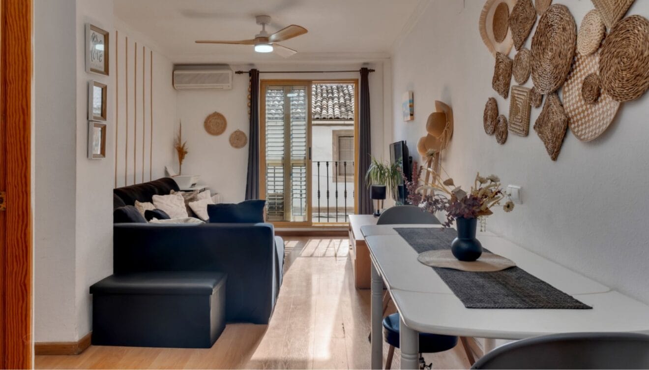 Interior acogedor con dos dormitorios dobles en Jávea