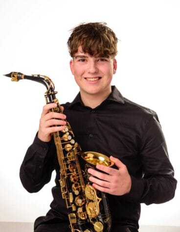 Joel Cruz con el saxo