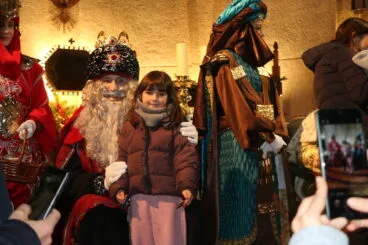Los Reyes Magos de Oriente reciben a los niños en la Parroquia de Loreto de Xàbia (23)