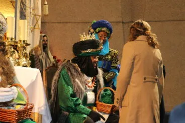 Los Reyes Magos de Oriente reciben a los niños en la Parroquia de Loreto de Xàbia (26)