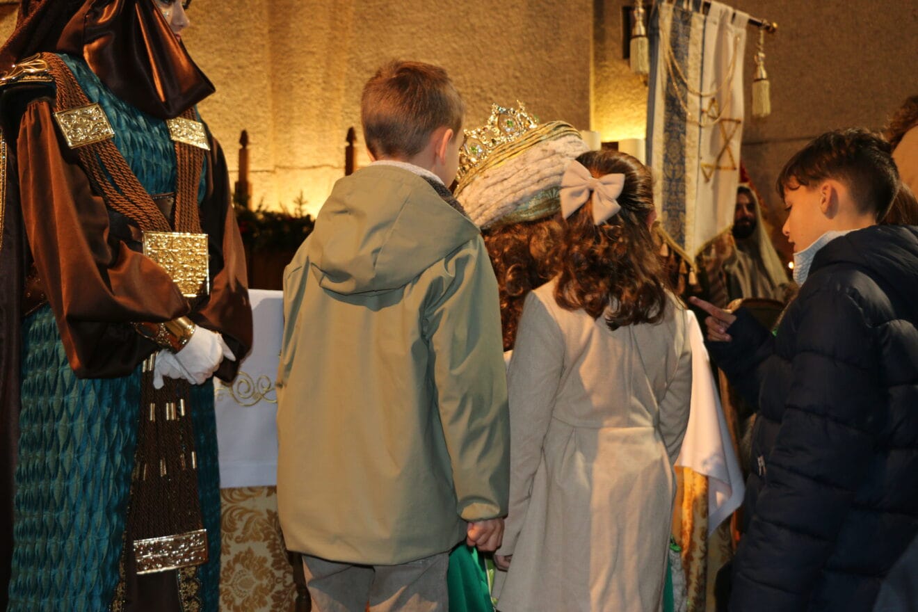 Los Reyes Magos de Oriente reciben a los niños en la Parroquia de Loreto de Xàbia (28)