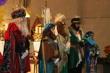 Los Reyes Magos de Oriente reciben a los niños en la Parroquia de Loreto de Xàbia (3)