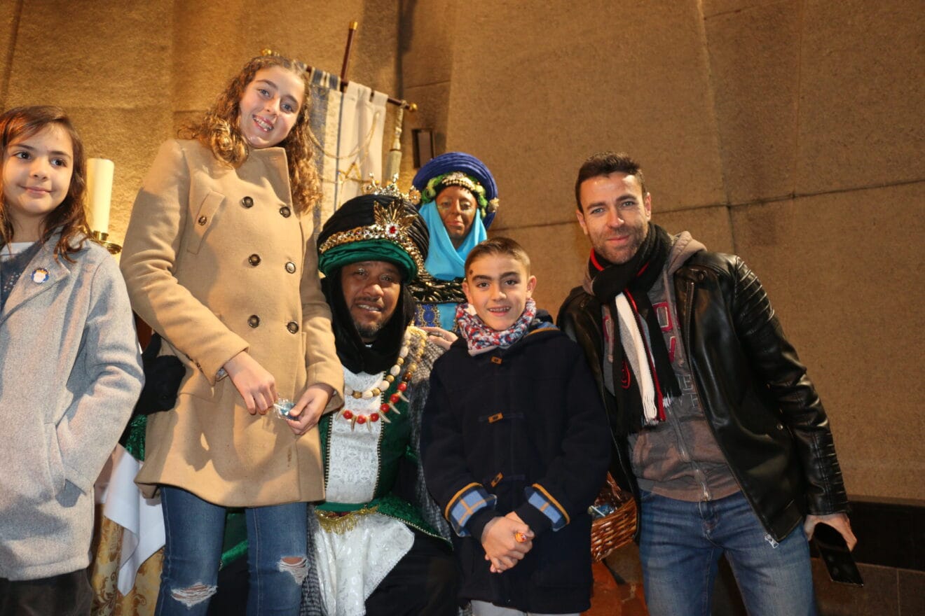 Los Reyes Magos de Oriente reciben a los niños en la Parroquia de Loreto de Xàbia (31)