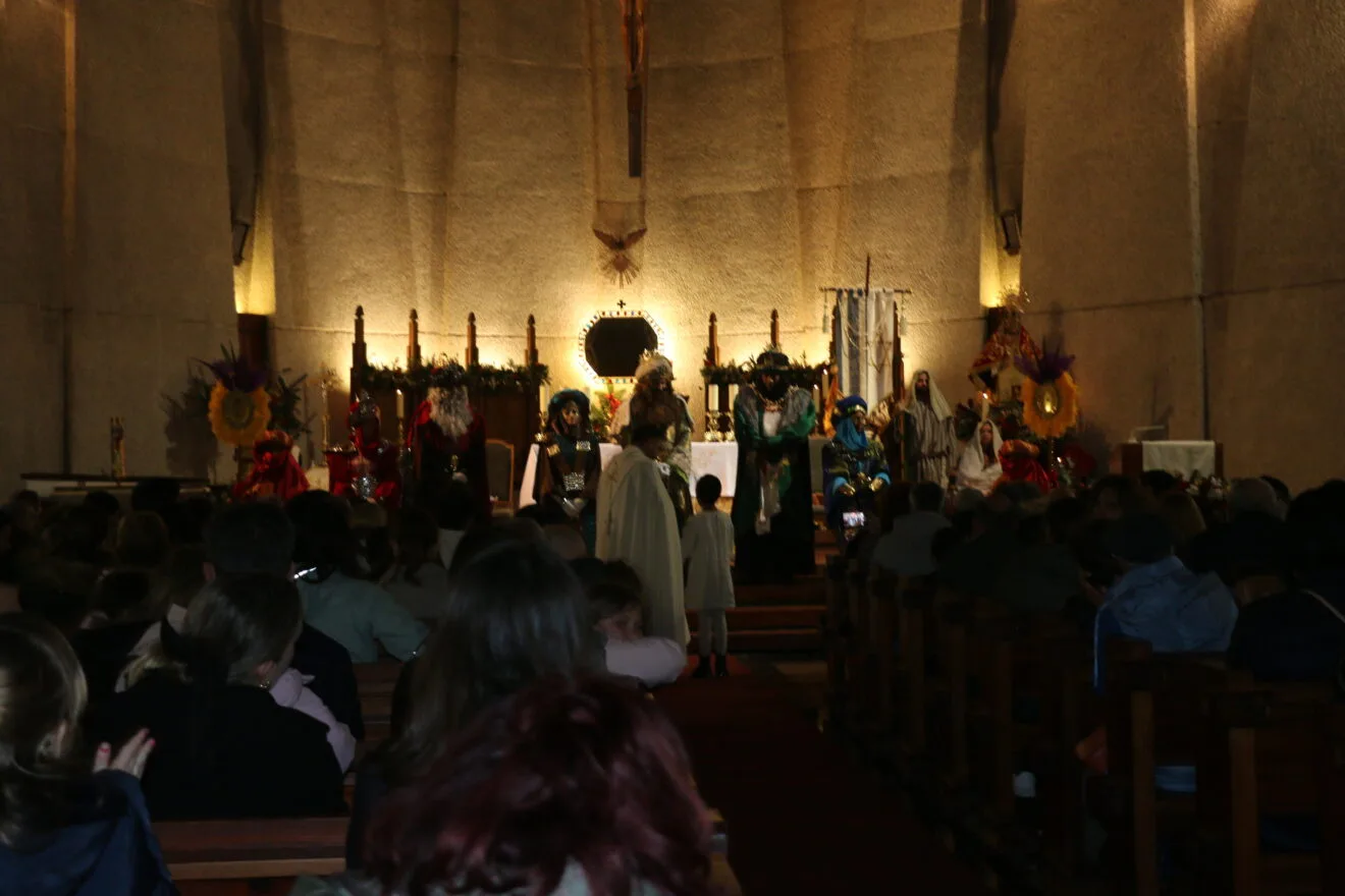 Los Reyes Magos de Oriente reciben a los niños en la Parroquia de Loreto de Xàbia (7)