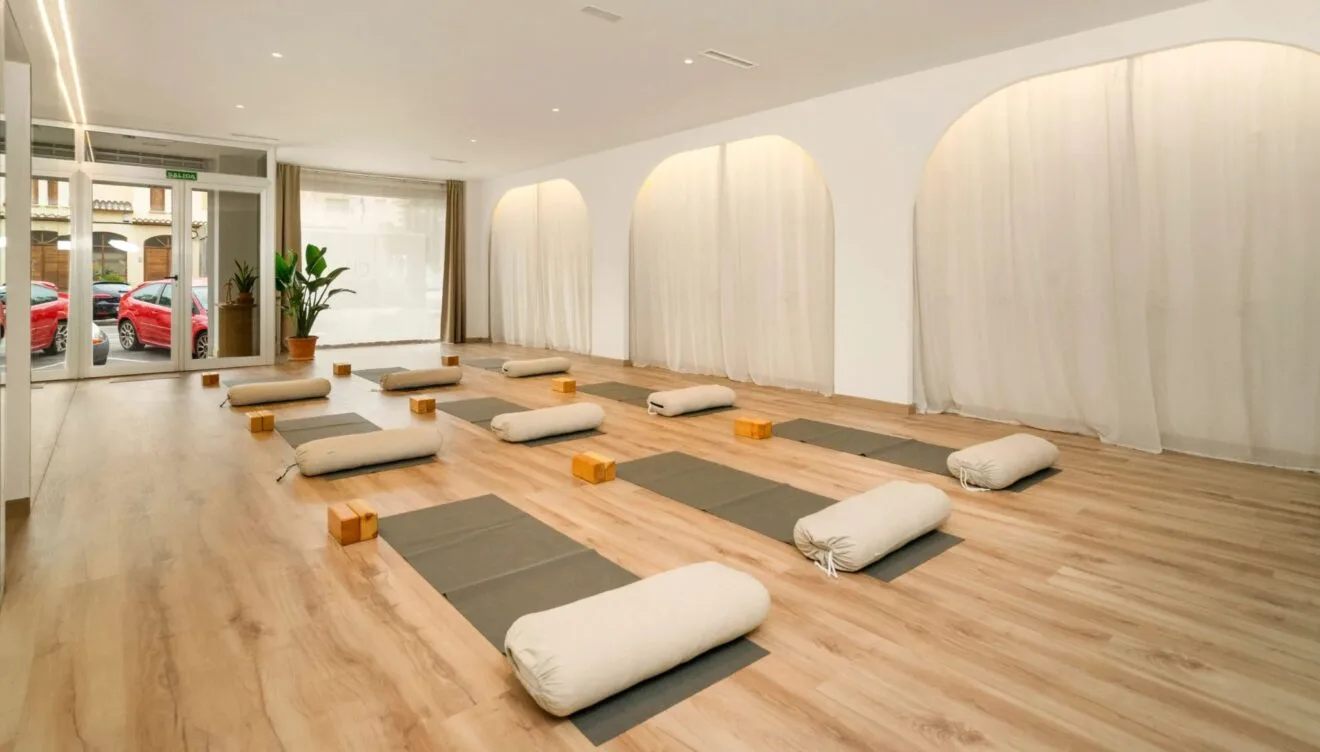 Yoga and massage sessions at Clínica Bodhi Jávea