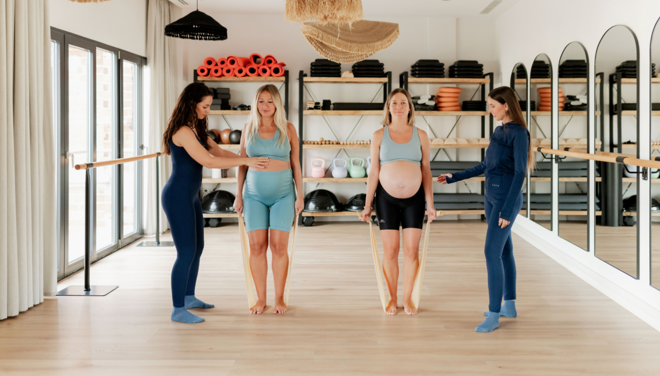 Clases de preparación al parto y clases grupales de yoga para embarazadas