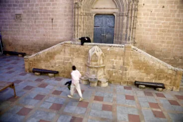 Vecinos y visitantes se dieron cita en las plazas de Xàbia en la única jornada de bous al carrer celebrada durante las fiestas de Sant Sebastià (10)