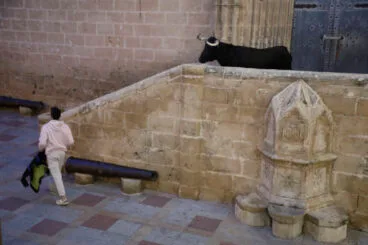 Vecinos y visitantes se dieron cita en las plazas de Xàbia en la única jornada de bous al carrer celebrada durante las fiestas de Sant Sebastià (11)