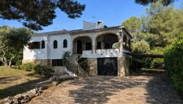 Villa amplia en Jávea con piscina y jardín privado