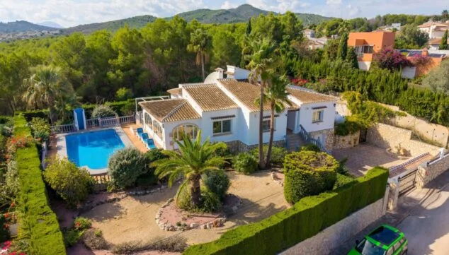 Imagen: Villa en Tesoro Park Jávea con vistas privilegiadas, privacidad y buena ubicación